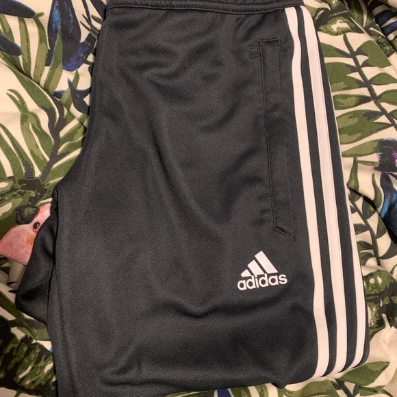 2 x adidas pants - Picture 4 of 7